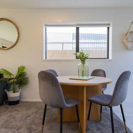 Luxury 2 Bedroom Townhouse By Hagley Park In Cbd Крайстчърч Екстериор снимка