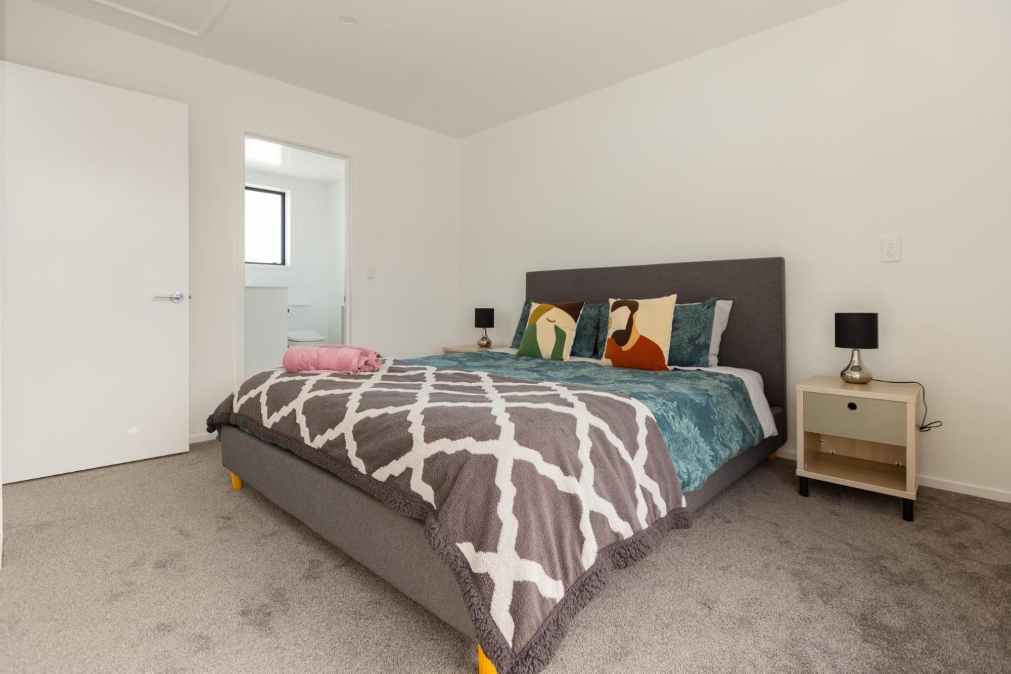 Luxury 2 Bedroom Townhouse By Hagley Park In Cbd Крайстчърч Екстериор снимка
